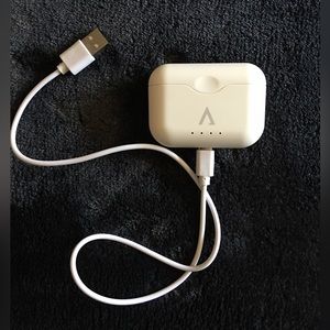 Activa Wireless Headphones with USB charger